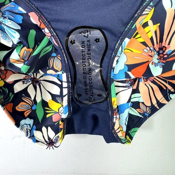 Ellen Tracy Fast & Fresh Surplice Navy Blue Multi Floral One Piece Swimsuit Sz 6 - Picture 11 of 12